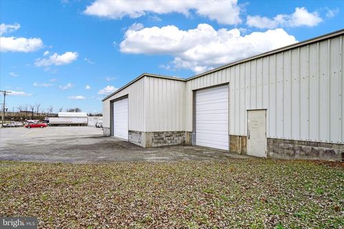 20 E 11th Ave, YORK, PA, 17404-2115 | Card Image