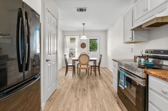 Kitchen/Eating Area | Image 6