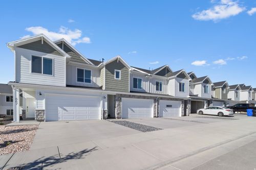 8045-729 N 725 E, Hyde Park, UT, 84318 | Card Image