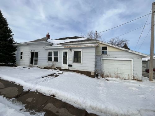 205 E Main St, West Union, IA, 52175-1221 | Card Image