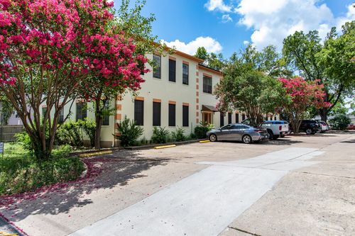 ste-205-1823 Fortview Rd, Austin, TX, 78704-7663 | Card Image