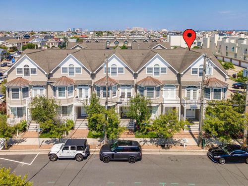 unit-1-1 S Douglas Ave, Margate City, NJ, 08402-2758 | Card Image