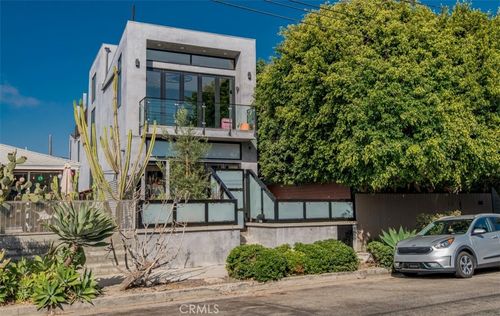 708 Hampton Dr, Venice, CA, 90291-3019 | Card Image