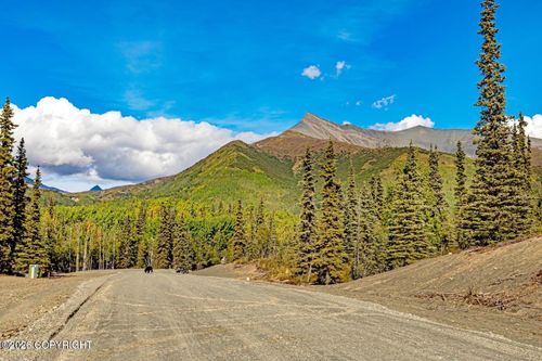 L7 S Red Rooster Rd, Sutton, AK, 99674 | Card Image