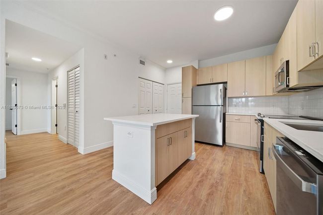 213 - 10170 Sw 7 Th St, Condo with 2 bedrooms, 2 bathrooms and null parking in Pembroke Pines FL | Image 15