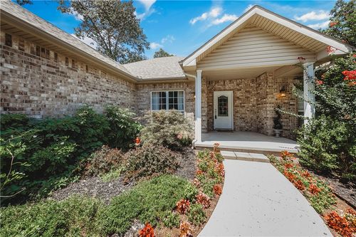 1 Totton Ln, Bella Vista, AR, 72714-3639 | Card Image