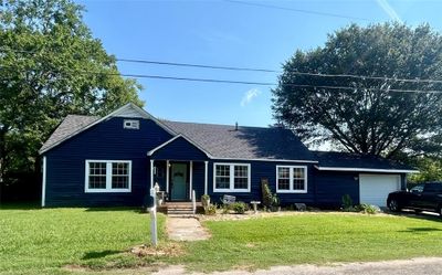 233 Elm Street, House other with 3 bedrooms, 2 bathrooms and null parking in Wills Point TX | Image 1