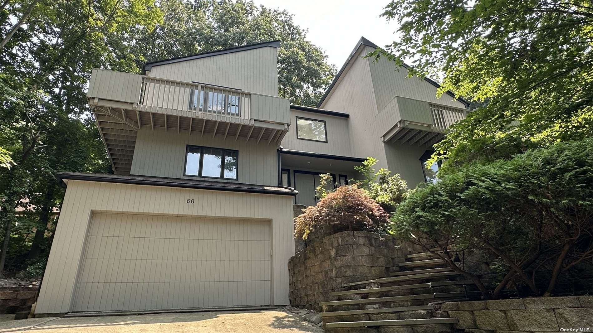 Sandy Hollow Rd, Port Washington, NY 11050