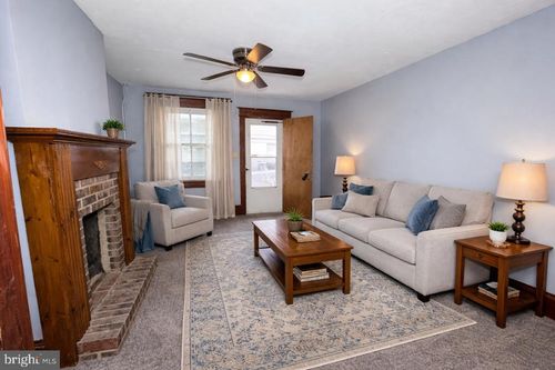 325 New Castle St, MINERSVILLE, PA, 17954-1219 | Card Image