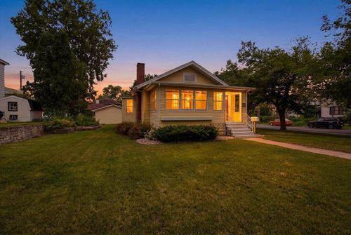 1702 Cass Street, La Crosse, WI, 54601 | Card Image