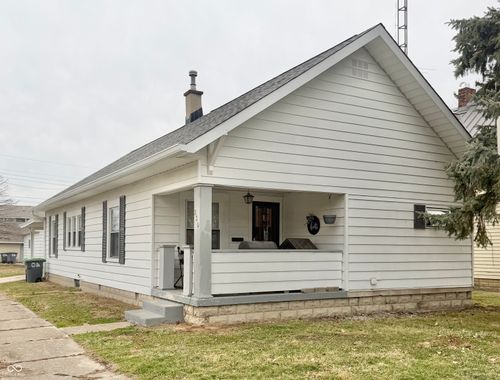 230 11th St, Rushville, IN, 46173-1347 | Card Image
