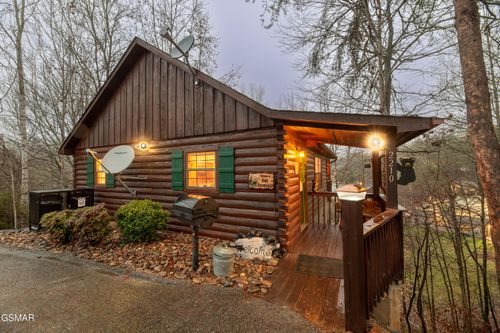 2210 Hawks Point Way, Sevierville, TN, 37862 | Card Image