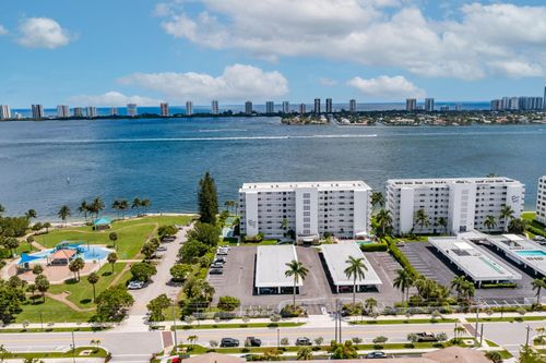 206-501 Lake Shore Dr, Lake Park, FL, 33403-3581 | Card Image