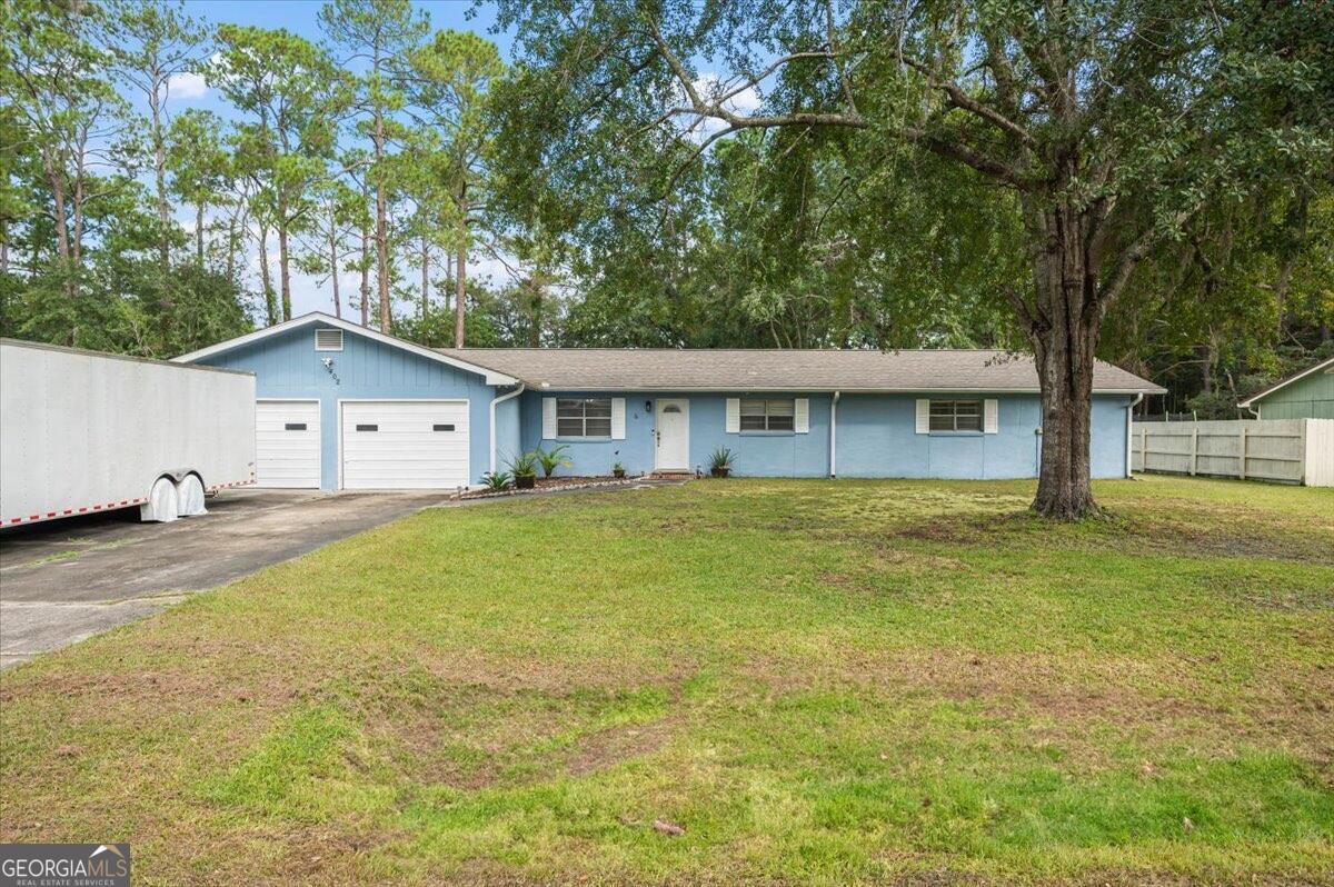 6th St, Woodbine, GA 31569