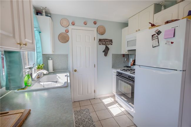 5 - 151 Willett Ave, Condo with 2 bedrooms, 2 bathrooms and 2 parking in Riverside RI | Image 9