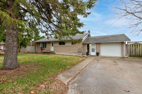 9347 Longwoods Road, Middlesex Centre, ON, N0L1E0 | Card Image