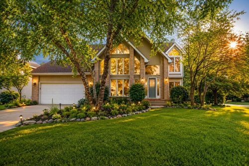 954 Black Walnut Dr, Sugar Grove, IL, 60554-9254 | Card Image