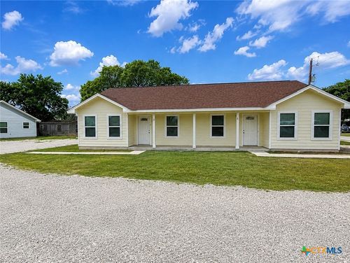 q-661 W Austin St, Luling, TX, 78648-1871 | Card Image