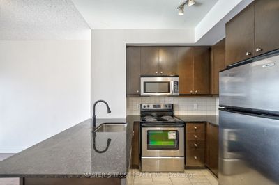 2002 - 60 Absolute Ave, Condo with 1 bedrooms, 1 bathrooms and 1 parking in Mississauga ON | Image 3