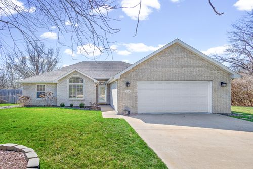 2312 Walcox Dr, Columbia, MO, 65203-9433 | Card Image