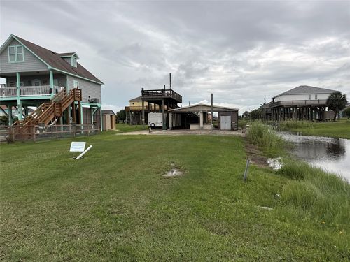 947 S Selwyn Road, Crystal Beach, TX, 77650 | Card Image