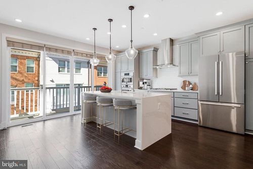 10326 Grosvenor Pl, NORTH BETHESDA, MD, 20852-4754 | Card Image