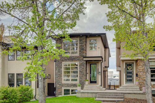 2005 32 Avenue Sw, Calgary, AB, T2T1W7 | Card Image