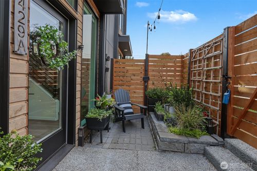 a-2429 Nw 64th St, Seattle, WA, 98107-2444 | Card Image