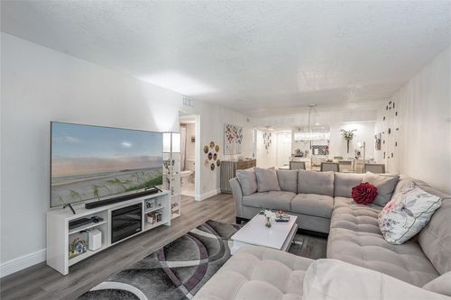 201-8901 S Hollybrook Blvd, Pembroke Pines, FL, 33025-1330 | Card Image