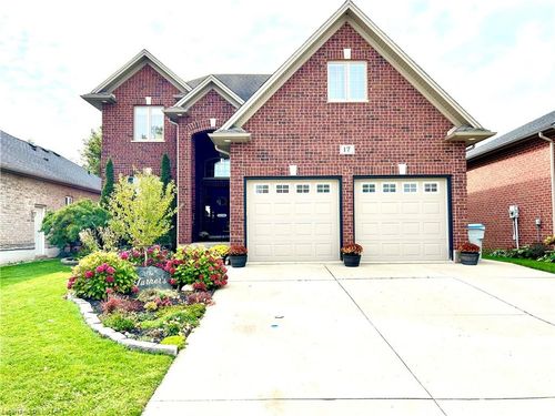 17 Hamilton St, Ailsa Craig, ON, N0M1A0 | Card Image