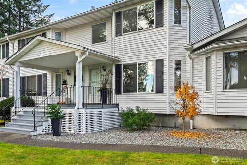 165-32525 1st Pl S, Federal Way, WA, 98003-5712 | Card Image