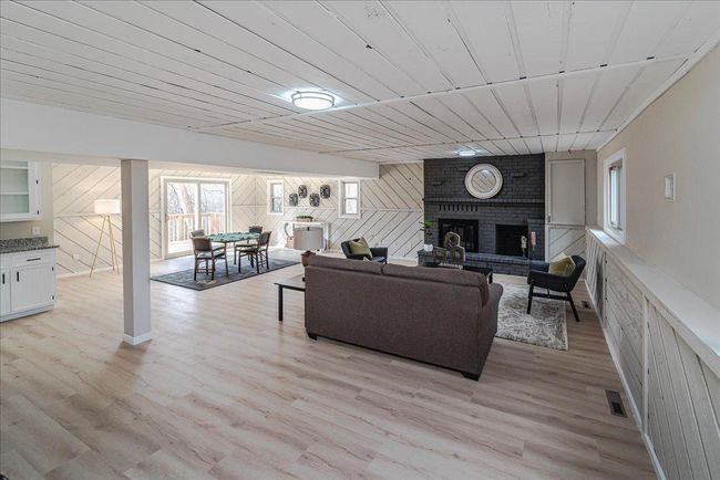 38-Family Room.jpg | Image 37