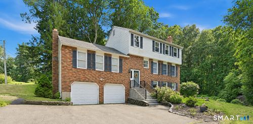 15 Deer Run Ln, North Haven, CT, 06473-3540 | Card Image