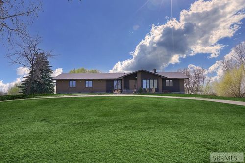 435 N 1500 E, Saint Anthony, ID, 83445-5112 | Card Image