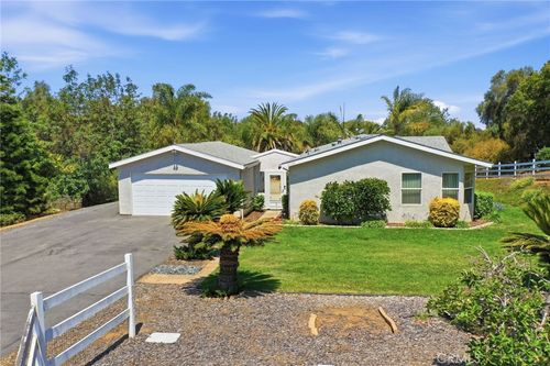 2726 Ramona Dr, Vista, CA, 92084-1635 | Card Image