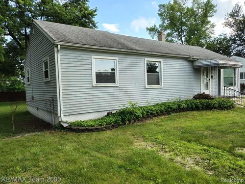 31441 Elmwood St, Garden City, MI, 48135-1929 | Card Image