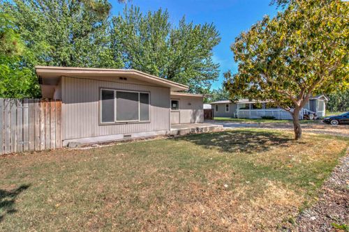 302 1st St, Benton City, WA, 99320-9736 | Card Image