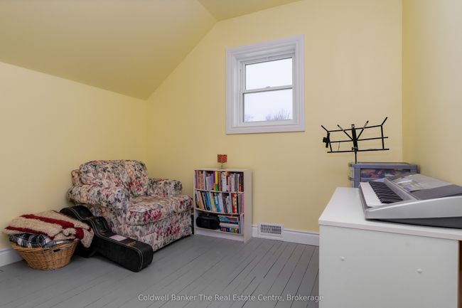 24 Elizabeth St W, House other with 3 bedrooms, 2 bathrooms and 4 parking in Creemore ON | Image 12