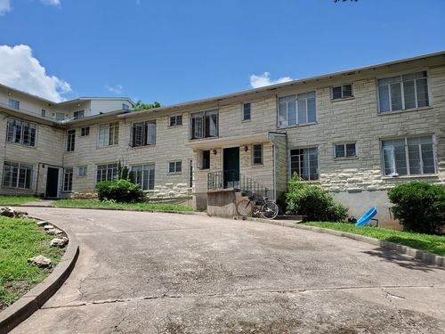 apt-e-3202 Grooms St, Austin, TX, 78705-2439 | Card Image