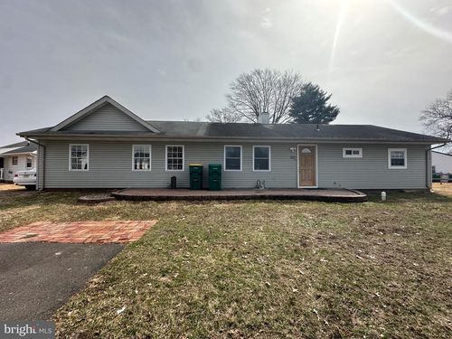 120 Lebbie Ln, FAIRLESS HILLS, PA, 19030-2404 | Card Image