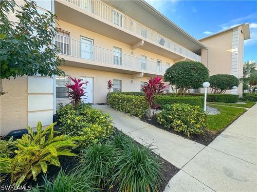 424-3250 Cypress Glen Way, NAPLES, FL, 34109-3881 | Card Image