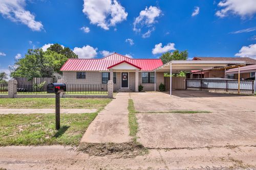 611 S Avenue H, Post, TX, 79356-3818 | Card Image