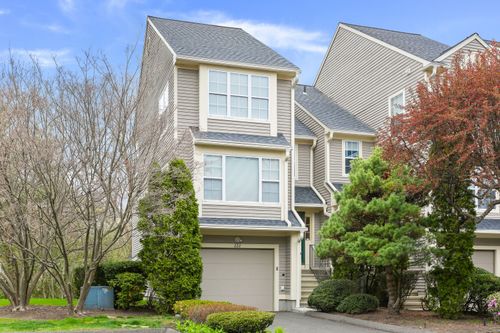 222-222 Algonquin Trl, Trumbull, CT, 06611-4580 | Card Image