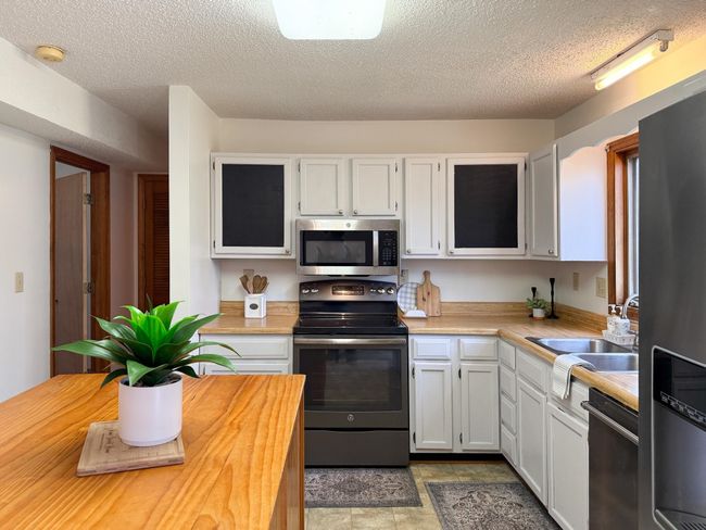 150 Falling Rock Dr, House other with 3 bedrooms, 2 bathrooms and null parking in Stuarts Draft VA | Image 15