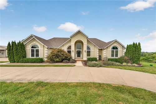 10030 Airfield Ln, Richmond, MO, 64085-2266 | Card Image