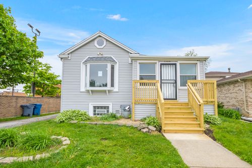 9517 S Merrimac Avenue, Oak Lawn, IL, 60453 | Card Image