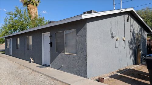 153 S Commercial St, Blythe, CA, 92225-2533 | Card Image