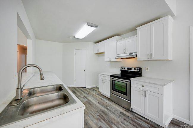 9818 Balanced Rock, House other with 3 bedrooms, 2 bathrooms and null parking in Converse TX | Image 7