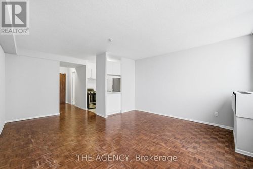 2520b-2360 Dundas Street W, Toronto (High Park North), ON, M6P4B2 | Card Image