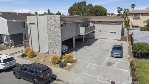 16941 Hoskins Ln, Huntington Beach, CA, 92649-3922 | Card Image